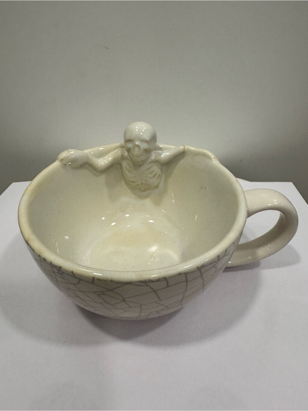 Hide & EEL Stoneware Mug